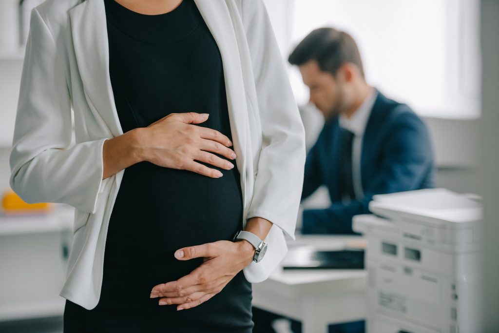 Ce drepturi au angajatele aflate in concediu de maternitate